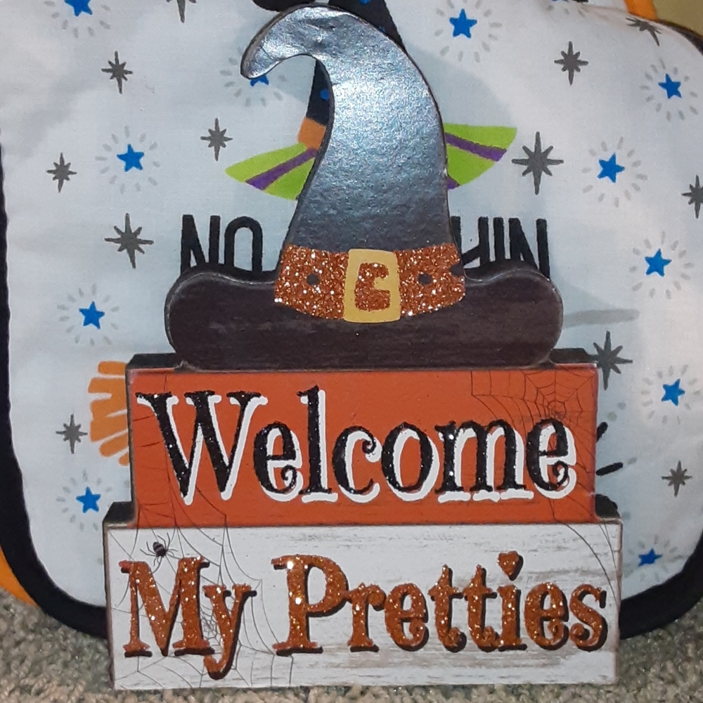 Lot of Halloween table sign and pot holder Witches